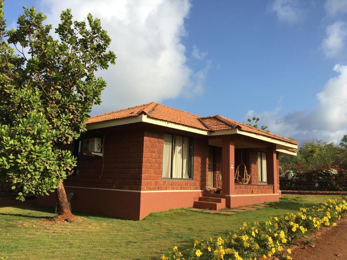 Regenta Resort Mango Village Guhagar Kudān Eksteriør bilde