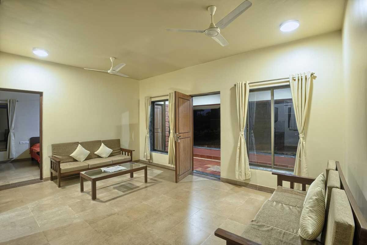 Regenta Resort Mango Village Guhagar Kudān Eksteriør bilde