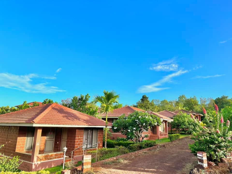 Regenta Resort Mango Village Guhagar Kudān Eksteriør bilde